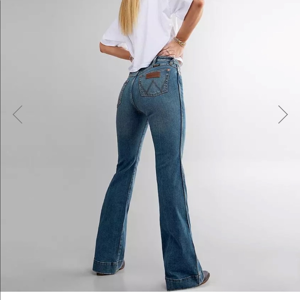 Wrangler retro stretch flare